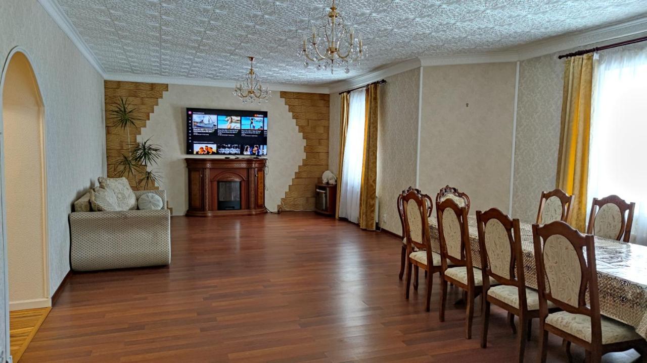 Villa Дом С Бассейном И Сауной Boryspilʼ Exterior foto